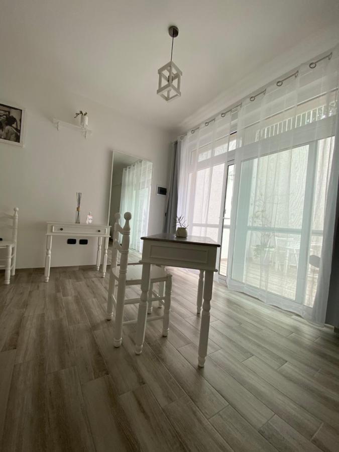 레체 La Casa Di Nina B&B 외부 사진