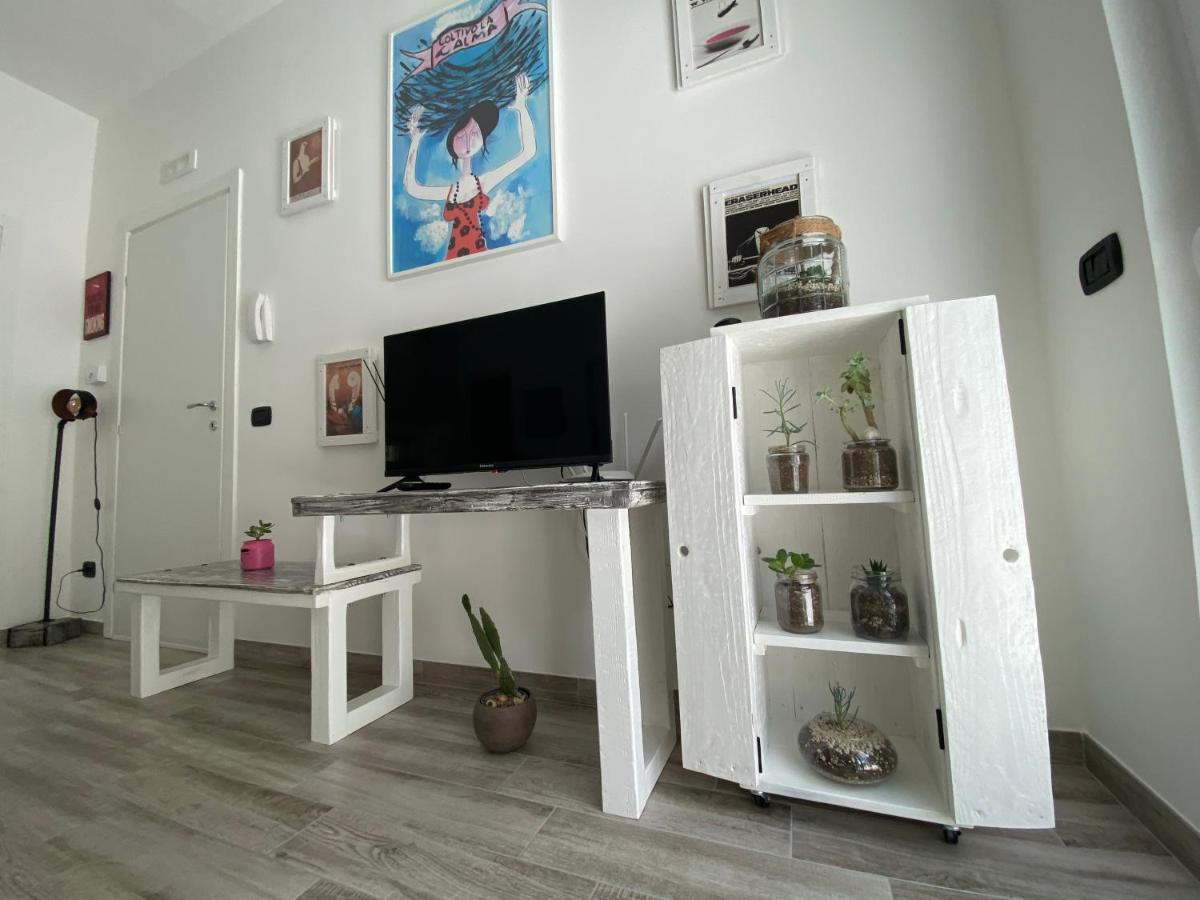 레체 La Casa Di Nina B&B 외부 사진