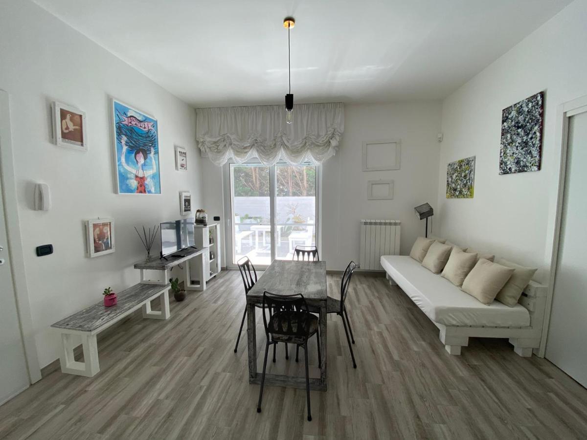 레체 La Casa Di Nina B&B 외부 사진