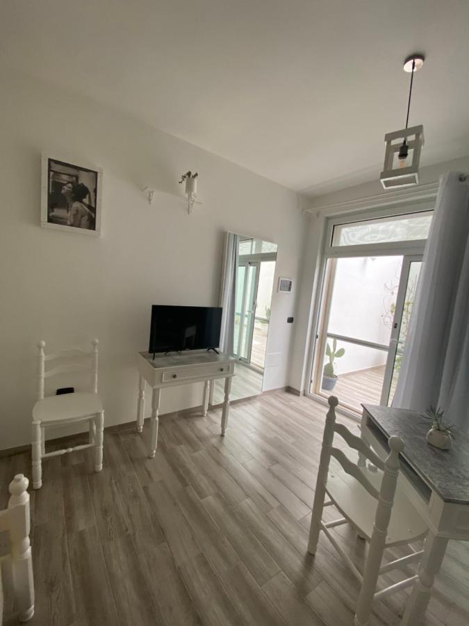 레체 La Casa Di Nina B&B 외부 사진